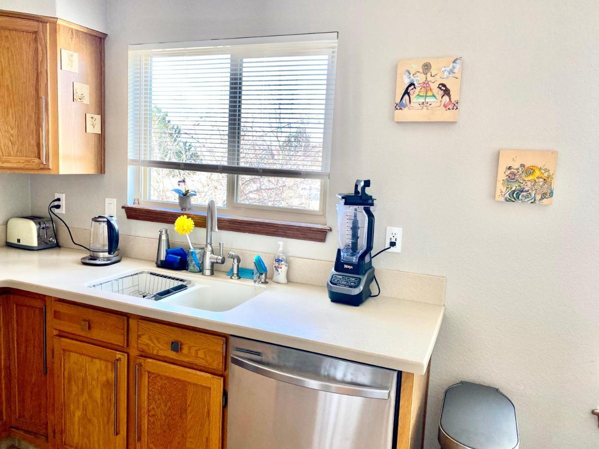 Artsy Home Close To Usafa With Fireplace And Patio Colorado Springs Dış mekan fotoğraf