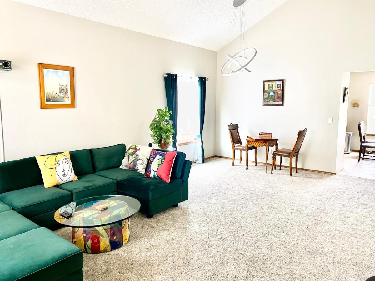 Artsy Home Close To Usafa With Fireplace And Patio Colorado Springs Dış mekan fotoğraf