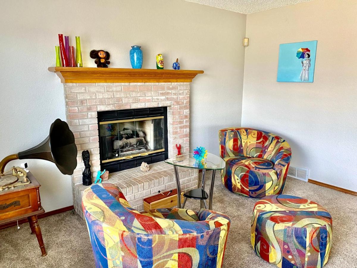 Artsy Home Close To Usafa With Fireplace And Patio Colorado Springs Dış mekan fotoğraf