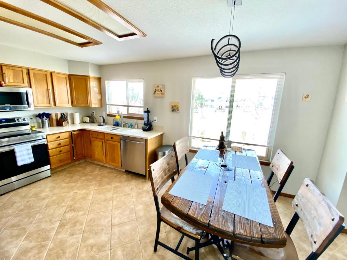 Artsy Home Close To Usafa With Fireplace And Patio Colorado Springs Dış mekan fotoğraf